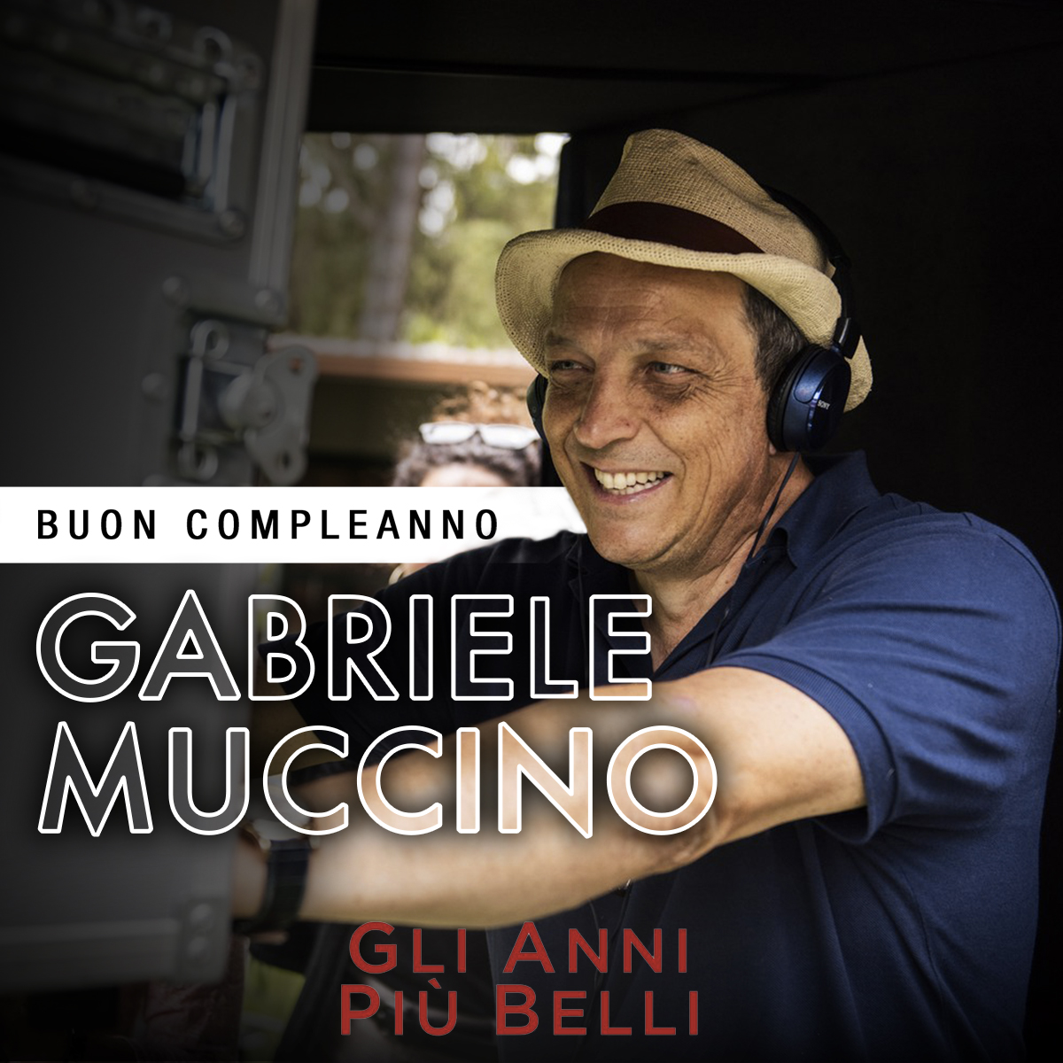 01Distribution's tweet photo. Tanti auguri #GabrieleMuccino! 🎂I suoi lavori appassionano da sempre il pubblico, per quelle storie così reali, fatte di sogni, smarrimento generazionale e ricerca di felicità. Lo ricordiamo in #LEstateAddosso, #ACasaTuttiBene e il più recente successo #GliAnniPiùBelli. Auguri! https://t.co/dZZO121srS