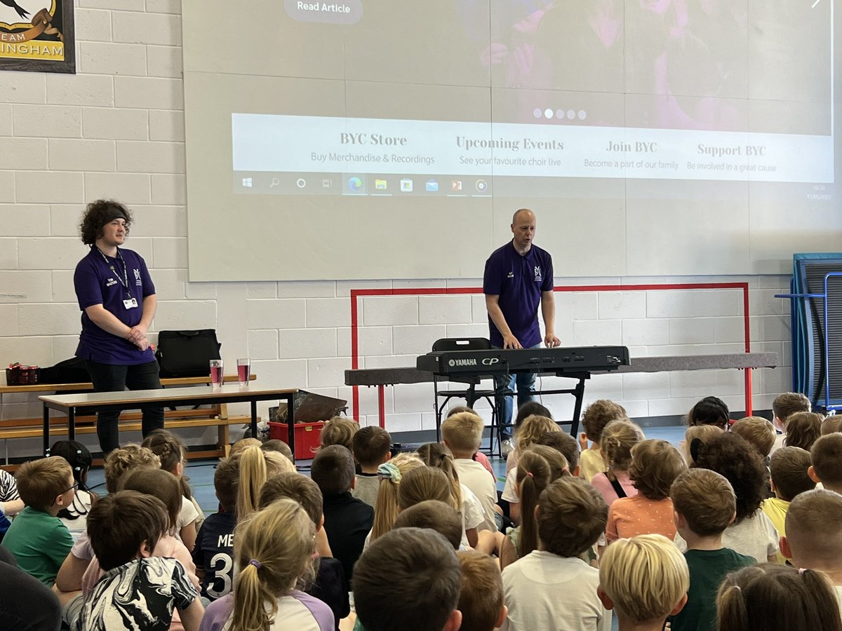 Class8Hcps's tweet image. We loved our assembly with Mat Wright, Artistic Director, of Barnsley Youth Choir. Today he toured all our Academy schools, raising funds for their residency at the Edinburgh Fringe this summer. We all had a lovely day! 🎶