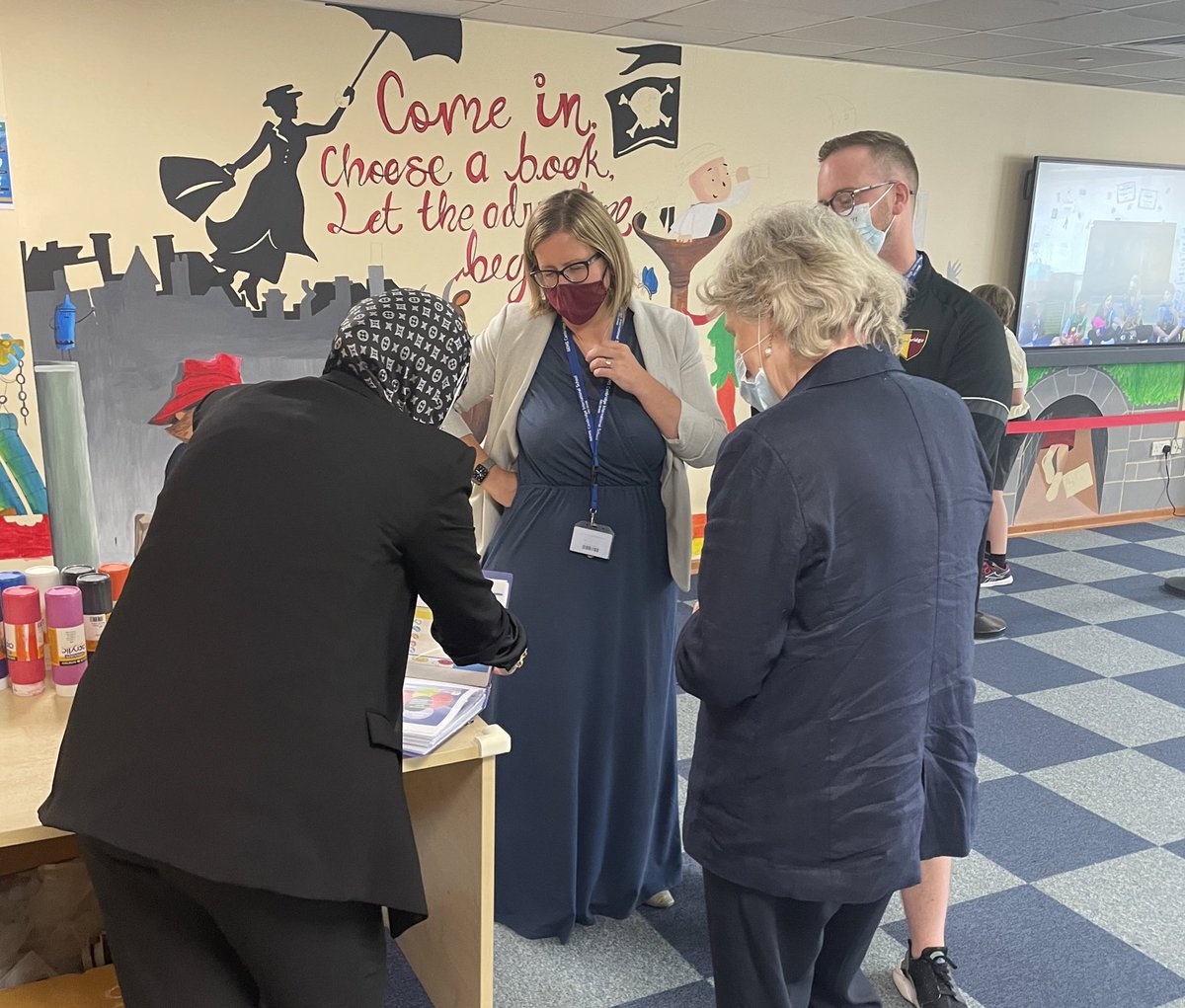 A real privilege to finally welcome <a href="/eyre_deborah/">Professor Deborah Eyre</a> to our school. 

A school that has come so far under <a href="/HPLedu/">High Performance Learning</a> 

Here’s to taking our next HPL roadmap to a new orbit 🚀