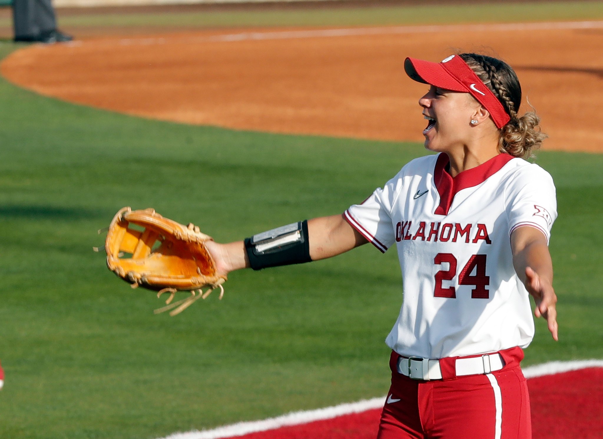 Oklahoma Softball on Twitter "🎟️ 𝐒𝐎𝐋𝐃 𝐎𝐔𝐓 🎟️ Great work, Sooner Nation
