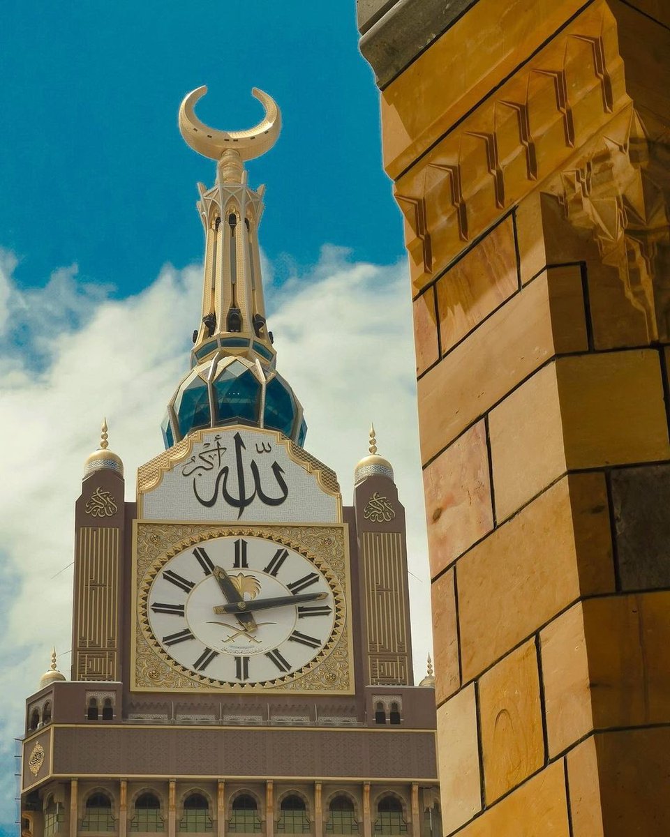 ✿⸀ ⠀

ونسألُك يا الله حياة مليئة بالفَرح💭💙.