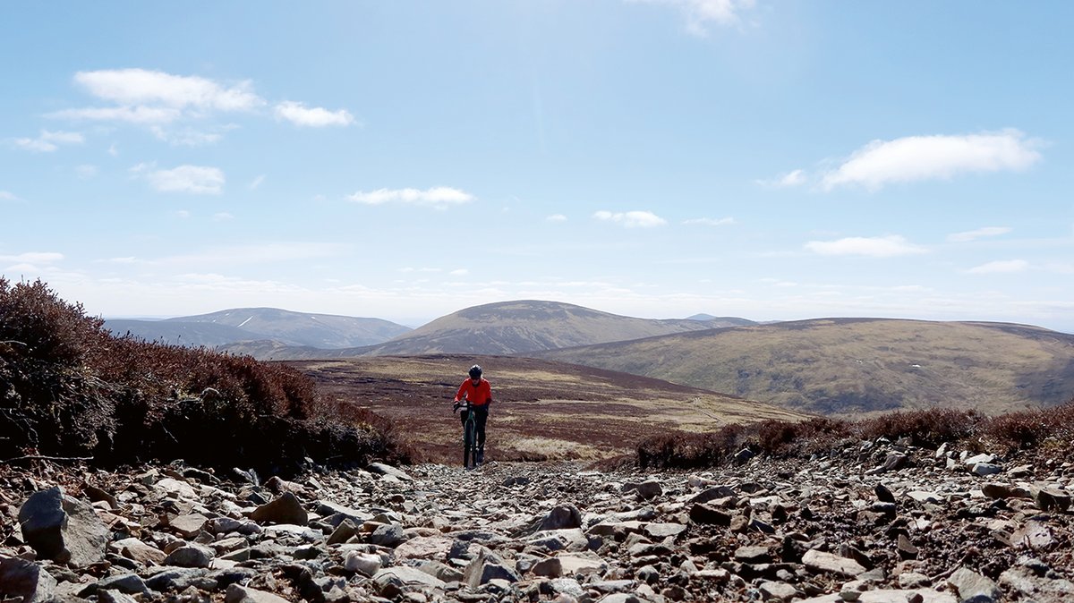 SchwalbeUK's tweet photo. More information and a full press release on our blog https://t.co/9dyuTubbBr and video trailer is available on YouTube https://t.co/iTcihrsqTy
@reizkultur @VertebratePub #inspiringadventure #giveaway #gravelbike #gravel #bikepacking #rideschwalbe https://t.co/ihNCeNwTu2