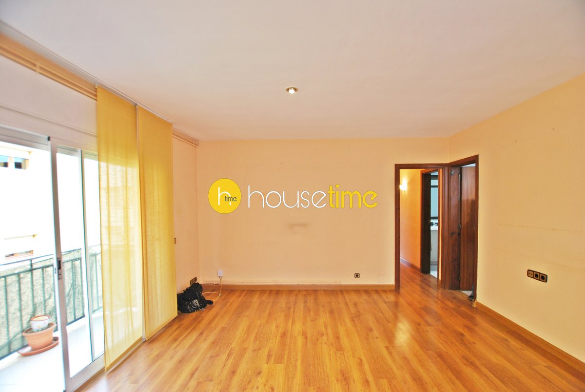 housetimeInmo's tweet photo. Precioso piso en el núcleo urbano, rodeado de servicios. Terraza comunitaria con vistas a la montaña 😘😉

https://t.co/m1kYnbLdiO

✔3 dormitorios
✔1 baño
✔Balcón
✔Aire acondicionado
✔Calefacción

🏡https://t.co/tJcky6Tu0A 📞930111954
#Housetime #Argentona https://t.co/Gfh6SyFBIo