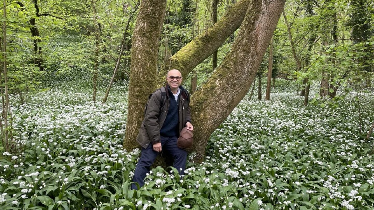 What do wild garlic, plastic tree shelters and sledging have in common? Find out more in the latest @WoodlandTrust #woodlandwalks podcast with <a href="/AdamShawBiz/">Adam Shaw</a> as he guides you through Avoncliff woods. And listen out for special guest <a href="/_alicebeer/">Alice Beer</a> woodlandtrust.org.uk/blog/2022/05/a…