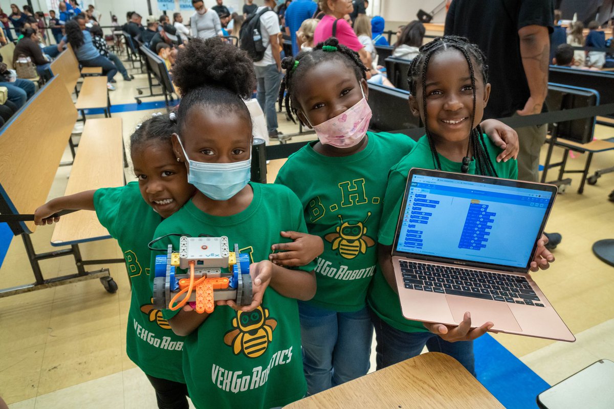 MDCPSRobotics's tweet photo. Thank you 🙏 to the @BHEHornets Family for participating in @MDCPS’ first ever #MDCPSMAYzeMadness2022 Competition 🤖 for our 1st, 2nd, and 3rd graders #MDCPSDigitalLearners! @STEAMDesignated @MDCPSSTEAM @MDCPSAcademics @inst_technology  @diez_marco @kim_seitz @yami7202 https://t.co/6gzZrSlRp8