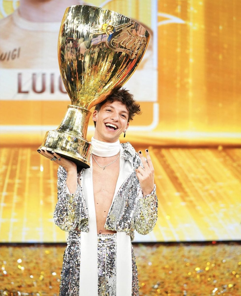 saaane33333's tweet photo. Eccoloooo💛💛💛 #caroligi #Amici21 #Luigi https://t.co/JCVUvqGJw3
