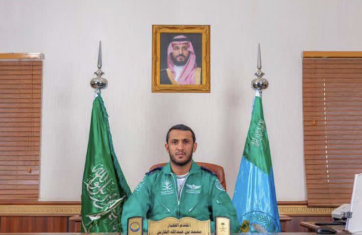 asrat_alfares's tweet photo. تعيين ابن العم المقدم الطيار / محمد عبدالله الفارس 
قائداً لفريق #الصقور_السعودية  للعروض الجوية https://t.co/9v801d85t0
