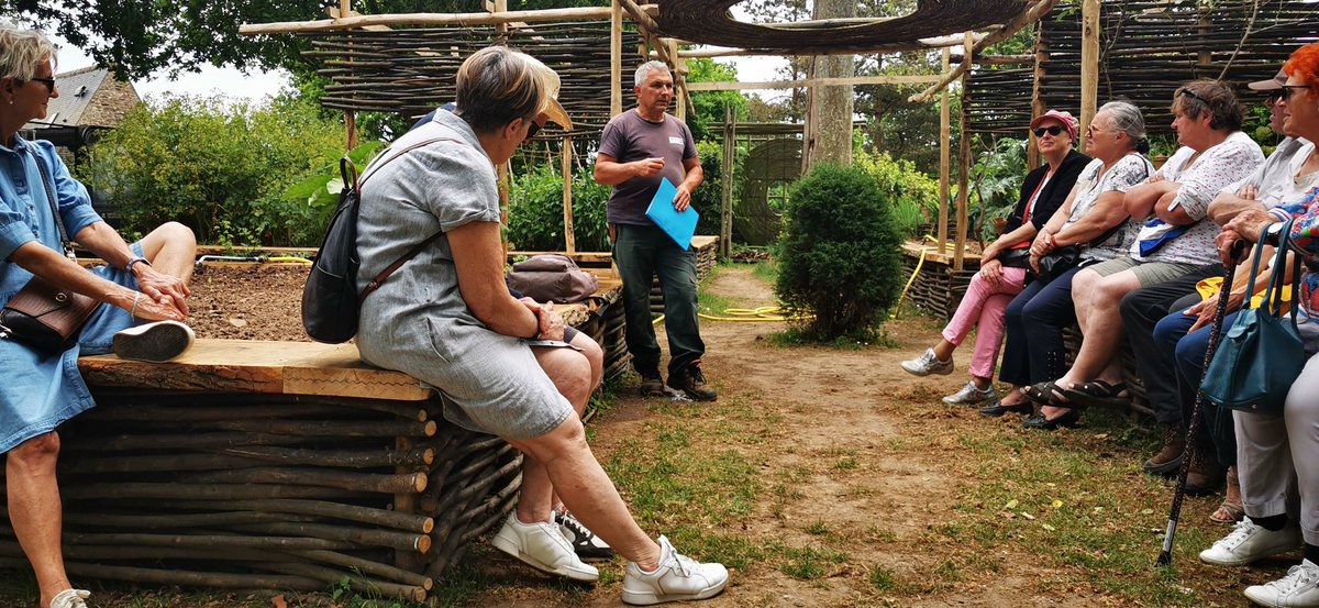 Aujourd'hui nous sommes à la <a href="/rochejagu22/">La Roche-Jagu</a>. Aidants et aidés de <a href="/FranceAlzheimer/">France Alzheimer et maladies apparentées</a> 22
Merci à Laurence Rigaut et Anthony Foezon pour leur accueil aux petits soins. L'#EAC c'est tout au long de la vie et se vit par la rencontre 
Pilier n°2 ;)