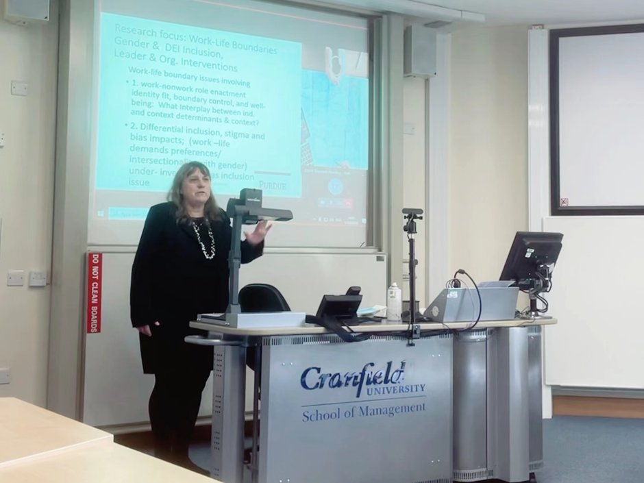 cranfield_cww's tweet photo. A great honour to invite Prof. @EllenKossek to give a presentation at our #Changingworldofwork research meeting on her research which examined how the changing nature of work for University Faculty work has impacted work-life boundaries, careers, and well-being.👏👏 https://t.co/DMBbWSxqv6