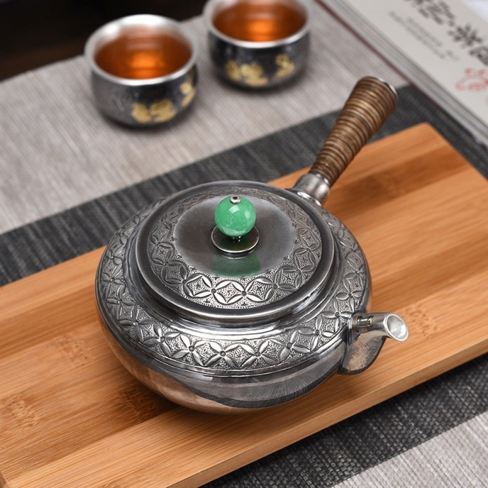 HandmadeTeapots's tweet photo. Hand Carved Silver Teapot with Side Handle and Built-in Filter | Handmade Asian Teapots

US$:  at: https://t.co/mB8OzCDNYJ
#yakkan #tetsubinteapots #castironcommunity #copperteapot https://t.co/mnJ3rPvi98