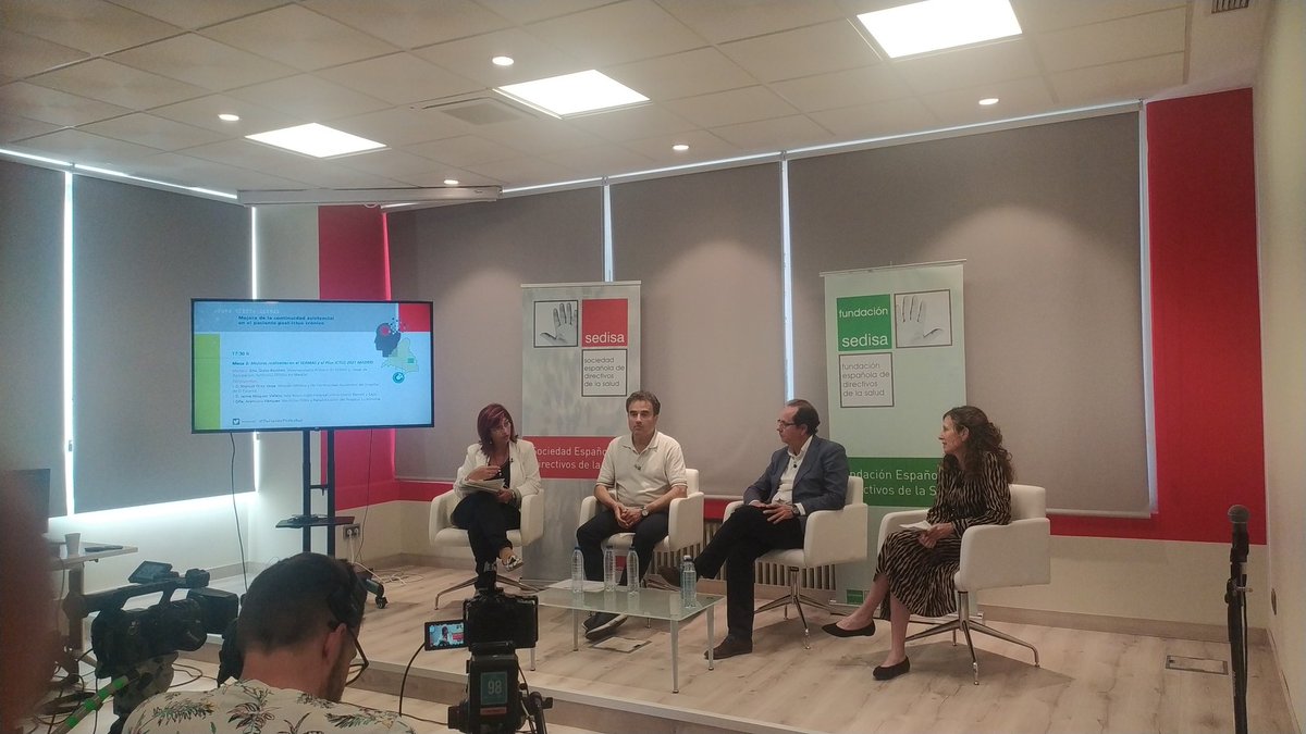 SEDISA_NET's tweet photo. "El paciente con ictus envejece con discapacidad, hay que dar herramientas para hacer frente a esta situación" apunta Aránzazu Vázquez durante el foro SEDISA-SERMAS "Mejora de la continuidad asistencial del #PacientePostIctus 👇 https://t.co/8pya9F6LO6