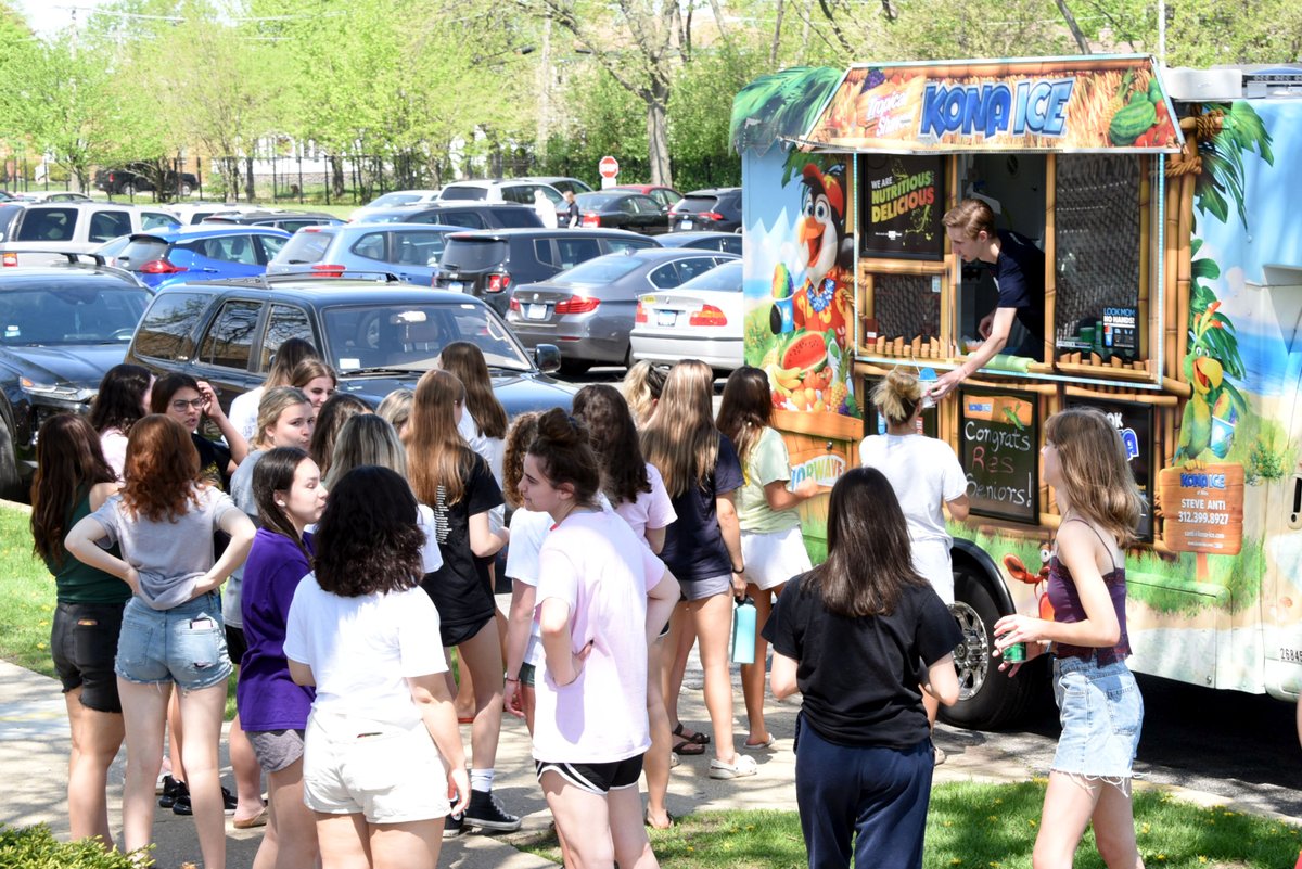 ResurrectionHS's tweet photo. Today is the last day for our seniors! Last Friday we celebrated with a Senior BBQ. Good luck and best wishes to each and every one of your on your future adventures in your college careers and beyond! #RES #RESstudentlife #RESseniors #RESseniors2022 #classof2022 #BanditPride https://t.co/OlTGiNoGT9