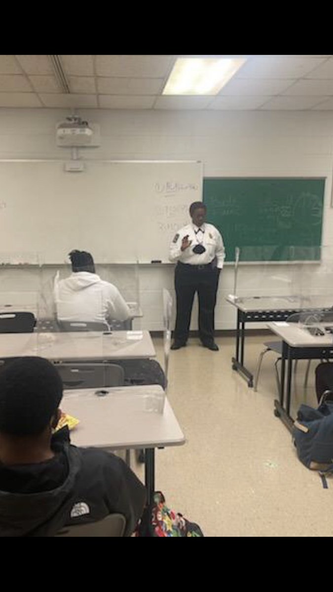 TeAllsbrooks's tweet photo. So excited to have Fire Chief Tina Watkins here today speaking to our EMT babies!  Exciting times ahead!  @mpitremartin @pambell32 @JuliusHamlin @Pburg_Schools https://t.co/3jnNo4e0d9