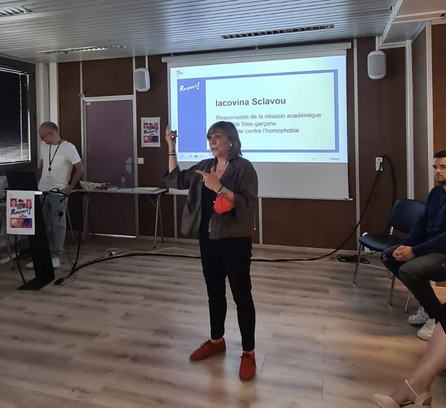 clemicreteil's tweet photo. Remise des 🏆 du #ConcoursRespect!  @AcCreteil 2022 en présence de Iacovina Sclavou @CreteilFG, @e_gautier #Raemi, Patricia Bourgeois #Davlc, Thibaud Briais &amp; Florizelle Adethouin  @cavlcreteil
Merci à @ManonMConan @Arcom_fr pour son intervention à destination lauréats ☺️ 2/4 https://t.co/chFSwNAofd