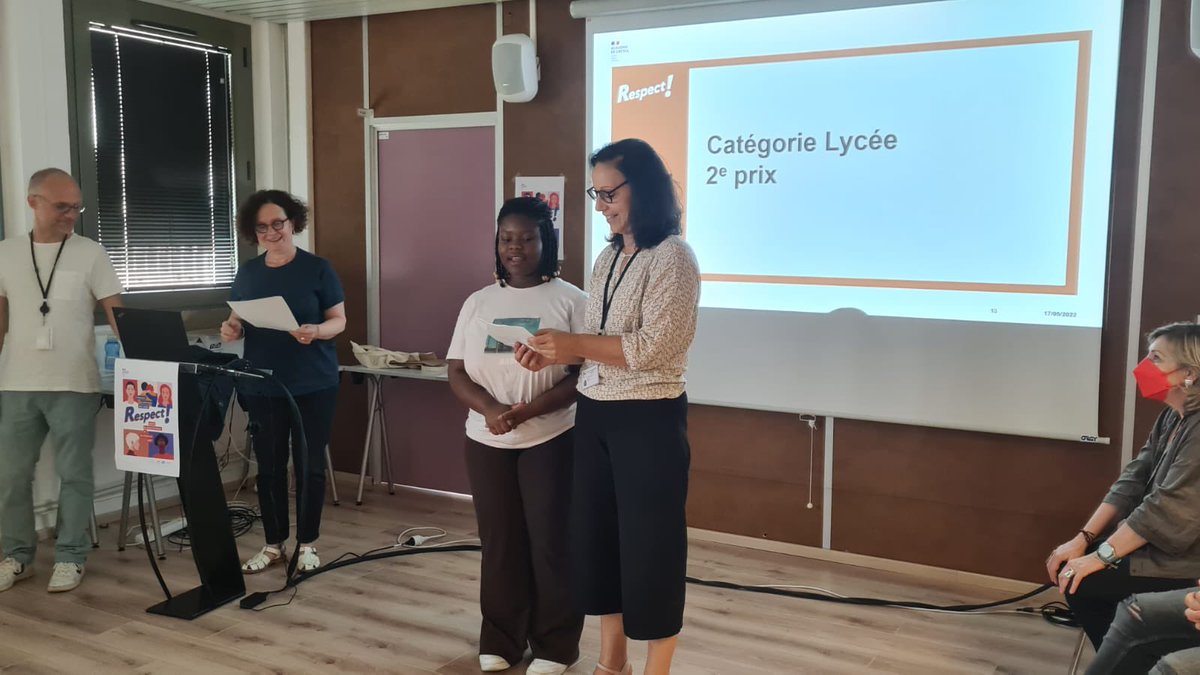 clemicreteil's tweet photo. Remise des 🏆 du #ConcoursRespect!  @AcCreteil 2022 en présence de Iacovina Sclavou @CreteilFG, @e_gautier #Raemi, Patricia Bourgeois #Davlc, Thibaud Briais &amp; Florizelle Adethouin  @cavlcreteil
Merci à @ManonMConan @Arcom_fr pour son intervention à destination lauréats ☺️ 2/4 https://t.co/chFSwNAofd