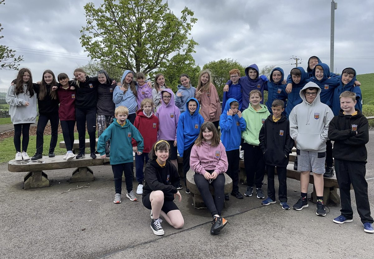 P7bCDPS's tweet photo. The hoodies have arrived! 7b looking very cool https://t.co/KyQJBNrwTu