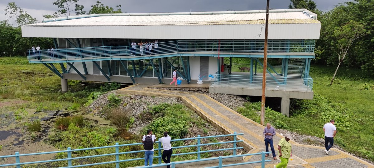 jhonrojasca's tweet photo. Hoy empezamos a hacer realidad el sueño de Tumaco y la costa Pacífica,  entregamos la primera fase de la sede de @Udenar Mar Agrícola Tumaco. invertimos $12.356 millones de @Regalias_gov y recursos de @gobnarino y @AlcaldiaTumaco. Con Educación y oportunidades sembramos #paz https://t.co/iDDGa5AbpW