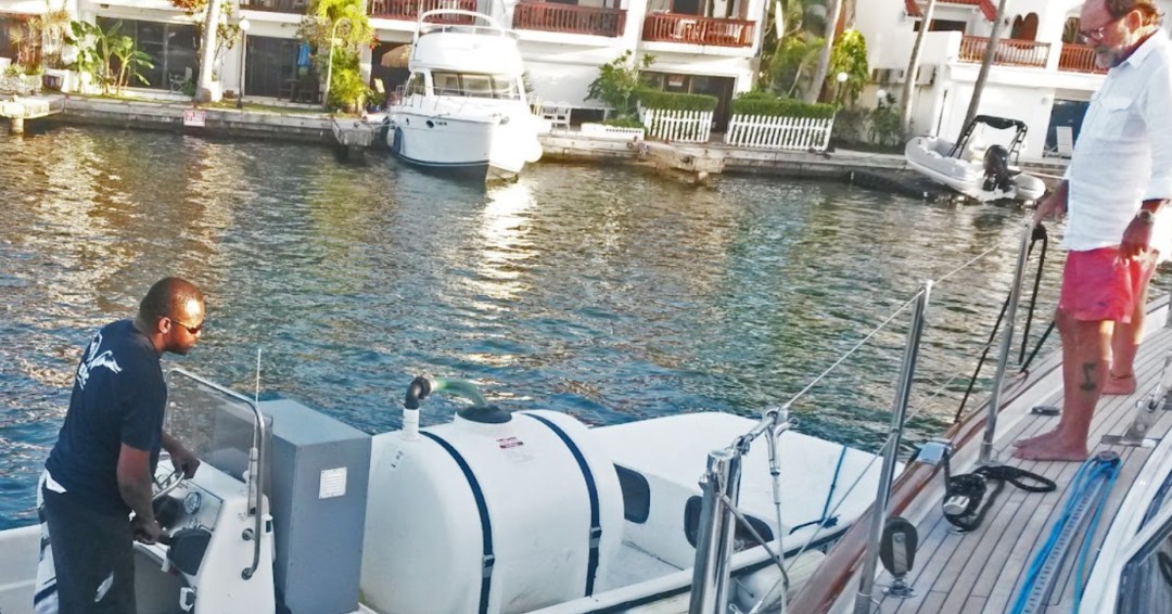 EPICislands's tweet photo. Our sewage pumpout boat Slurpy, based in Sint Maarten, is getting some much-needed repairs thanks to the grants program of the Caribbean Catastrophe Risk Insurance Facility.
#SintMaarten #pumpout #CaribbeanConservation #PeopleandNature #EPICIslands https://t.co/qEKP5yk7FM
