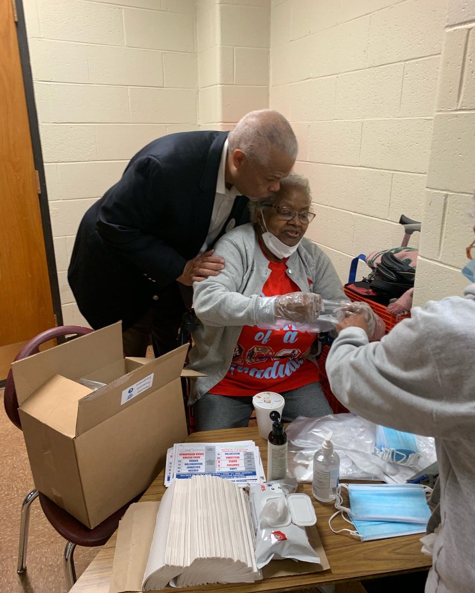 TonyWilliamsPA's tweet photo. So good to spend time with my supporters from the 51st ward. From Here. Delivering for us. https://t.co/NtVZTFgvpJ