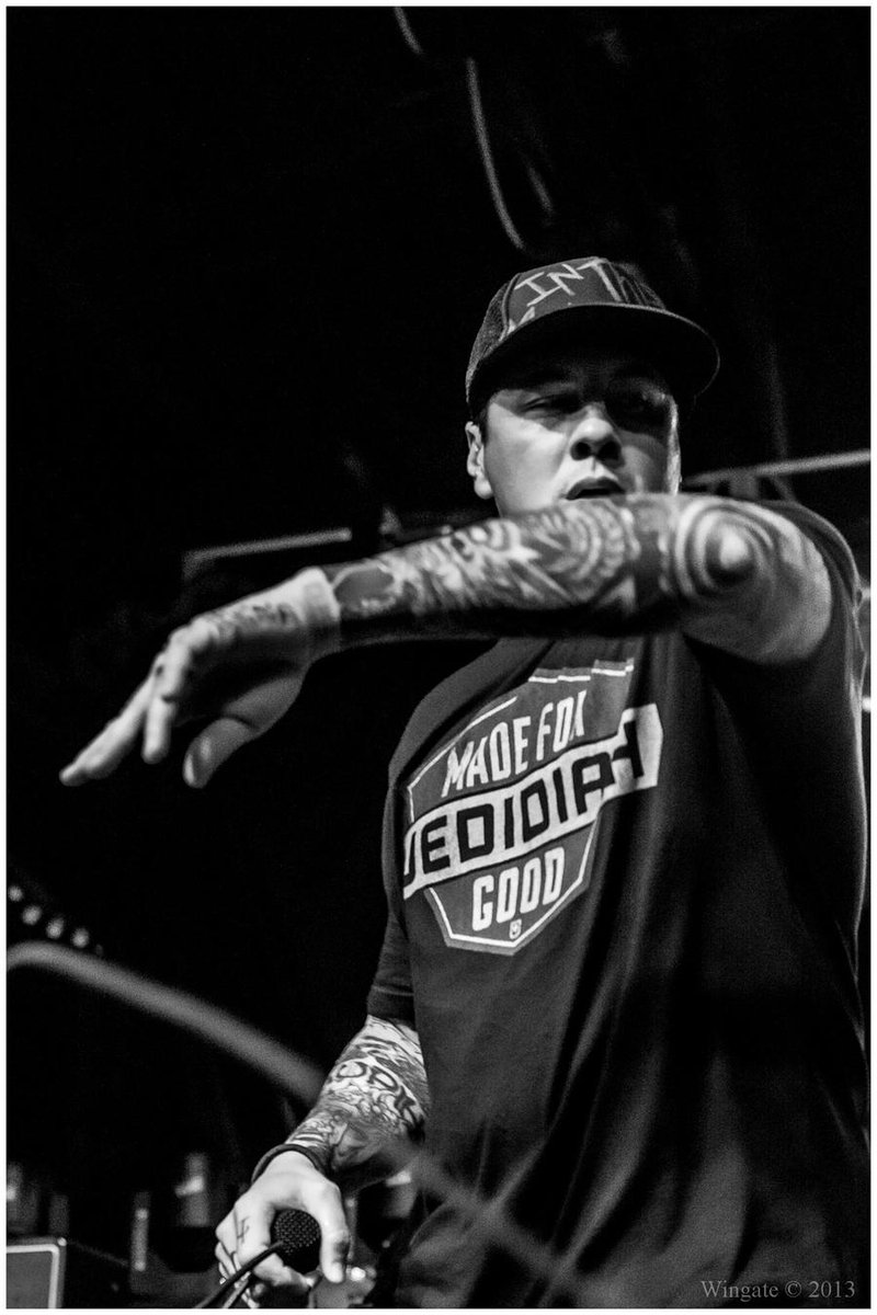 style28s's tweet photo. Hoy esta de cumple el cantante, vocalista y cofundador de la banda de rap rock @POD @SonnyWhosoever  cumple 48 años, ha publicado 11 álbumes de estudio sus éxitos más conocidos son #youthofthenation  #alive #satellite entre otros...¡Felicidades!

#music #HappyBirthday #raprock https://t.co/MWsHCJFsi1