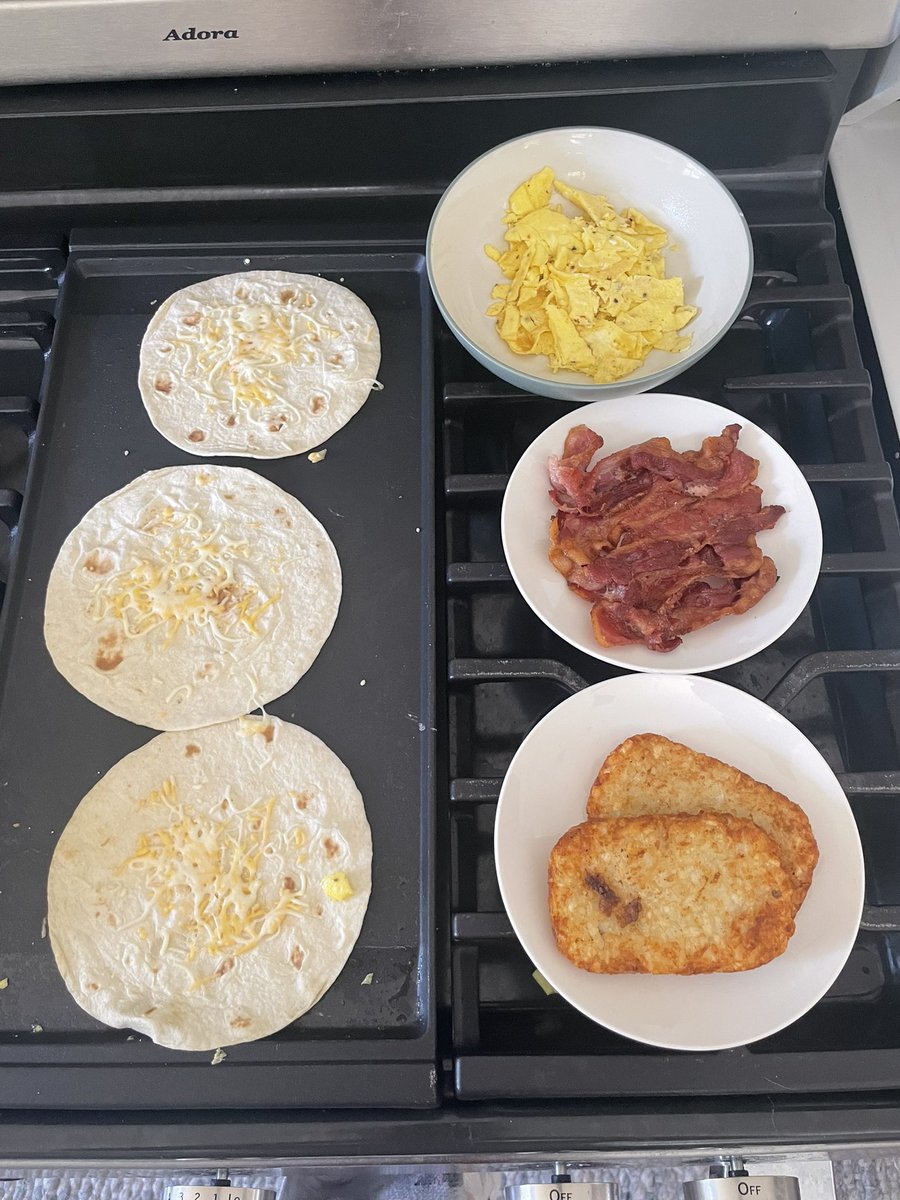 Goopstein1's tweet image. Cooked bacon shirtless again. LIKE A MAN. #BreakfastSpread #HotGoopintheKitchen 

Topped off with @tapatiohotsauce #thanks