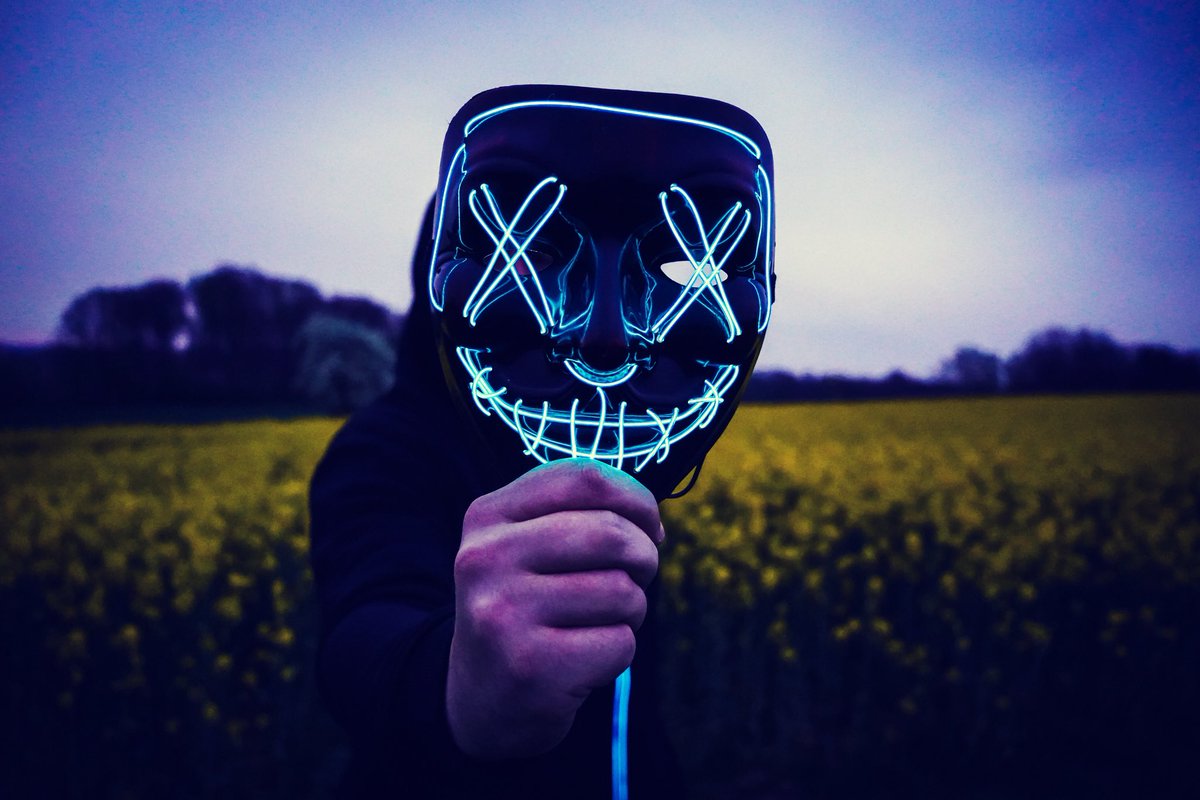 AGAVmusic's tweet photo. LINK TO OUR FIRST SINGLE IN BIO! 🦍🧛🏻♀️
Photo Credit: @josh_shii
—————————————————-
#aboutgorillasandvampires #synthpop #singlerelease #smalltownblues #indiepopmusic #indiepop #synthpop80s #ledmask #ledmaske #electronicmusic #unmasked #indiepopband #bandphoto #bandphotographer https://t.co/1A4RmuYr5s