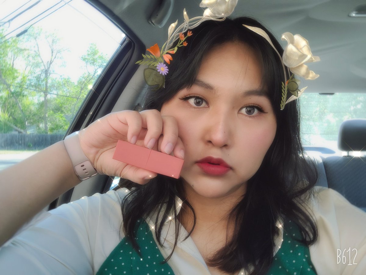 E_GomezLiz's tweet photo. 👄🖤 #stylenanda #3ce #mellowflower https://t.co/LH9Tht0LSE