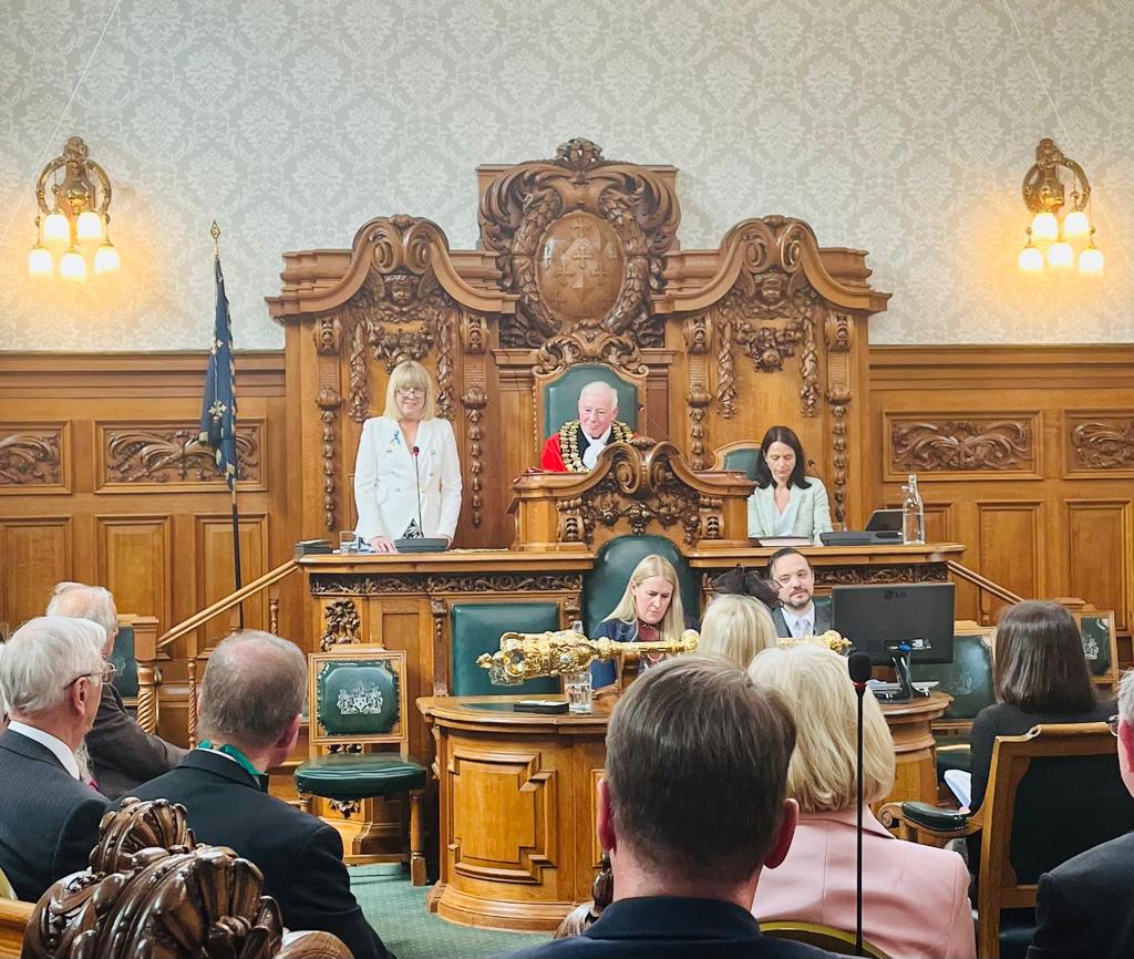 SMBC_Blues's tweet photo. Cllr. Linda Holt @parlezbien  giving her acceptance speech as Deputy Mayor of #Stockport today in the Town Hall Chamber today. Congratulations Linda, from all at @SMBC_Blues ! https://t.co/MOsyXTy8Ly