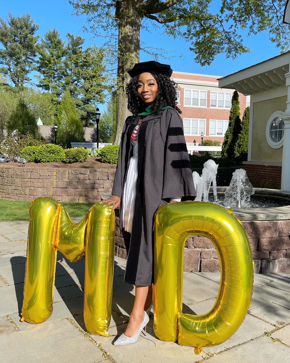 AdeolaFAdeyeye's tweet photo. ✨Dr. Adeola Adeyeye✨

Dreams really do come true! Beyond grateful for my incredible family and friends, and for everything to come. 

#Doctor #ObGyn #MedTwitter #Classof2022 https://t.co/ChIbzE15MU