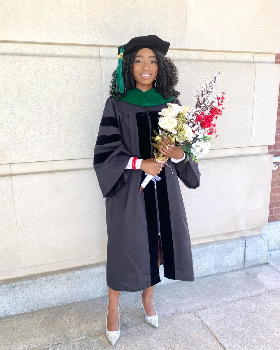 AdeolaFAdeyeye's tweet photo. ✨Dr. Adeola Adeyeye✨

Dreams really do come true! Beyond grateful for my incredible family and friends, and for everything to come. 

#Doctor #ObGyn #MedTwitter #Classof2022 https://t.co/ChIbzE15MU