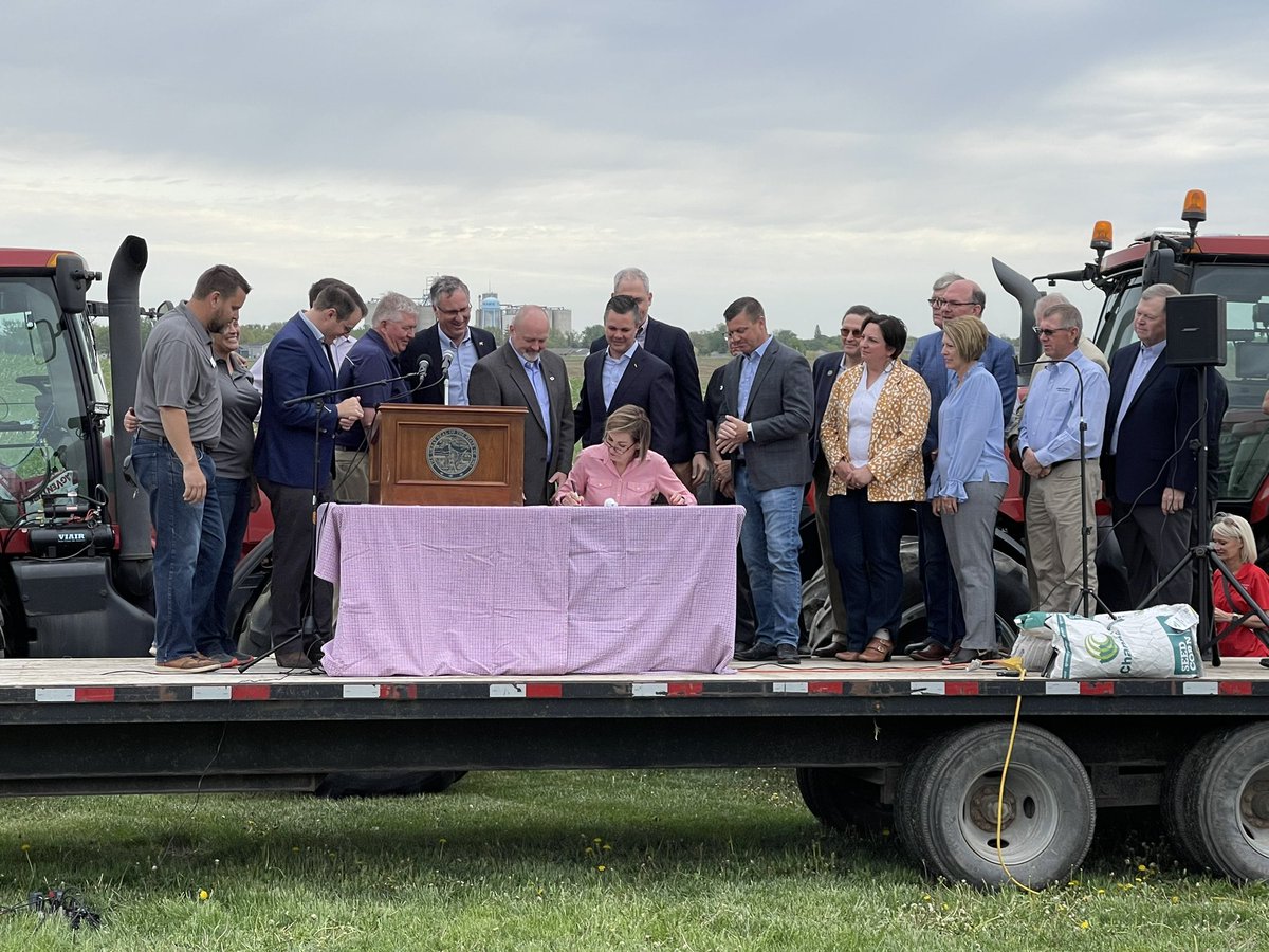 Michael Dolch tweet media