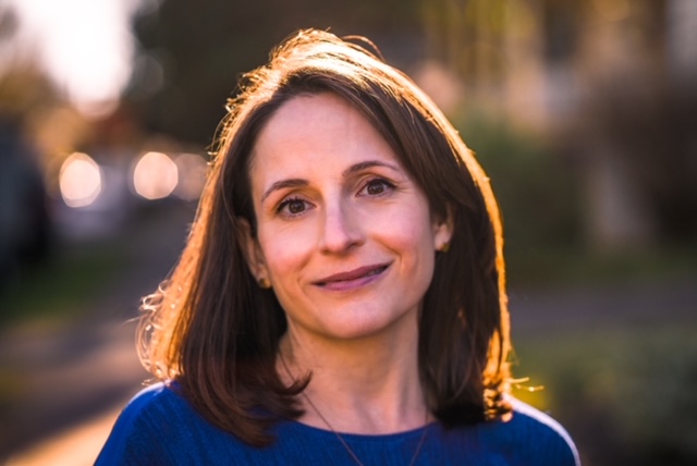 kenyonreview's tweet photo. Congratulations to Michelle Webber, whose story “Siphonophore” won our 2022 Short Fiction Contest, judged by Karen Russell! Webber's story will be published in an issue of KR. 
Read Russell's comments about the winner, runners-up, and honorable mention:
https://t.co/jZ19MCZvEl https://t.co/Mudy6ElnKL