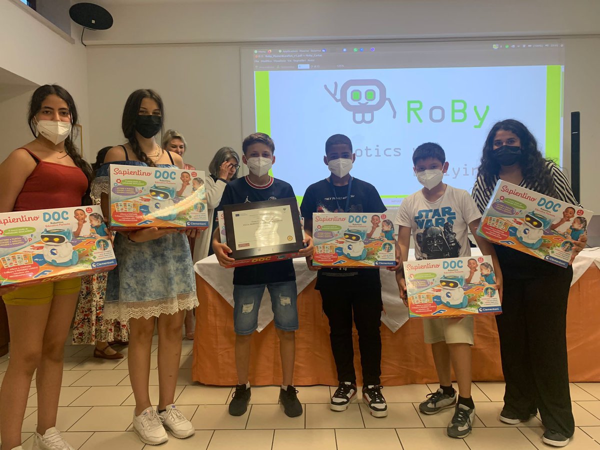 CEIP_Colon's tweet photo. Hemos participado en el concurso “pizza, robótica e inclusión” y Nuestros alumnos de sexto han venido de Italia 🇮🇹 con dos premios bajo el brazo!!! Enhorabuena!!! Bravissimo 👏👏👏👏 @educacyl @cfievalladolid #ErasmusPlus #roboticsvsBullying https://t.co/8uLN3PgzZH