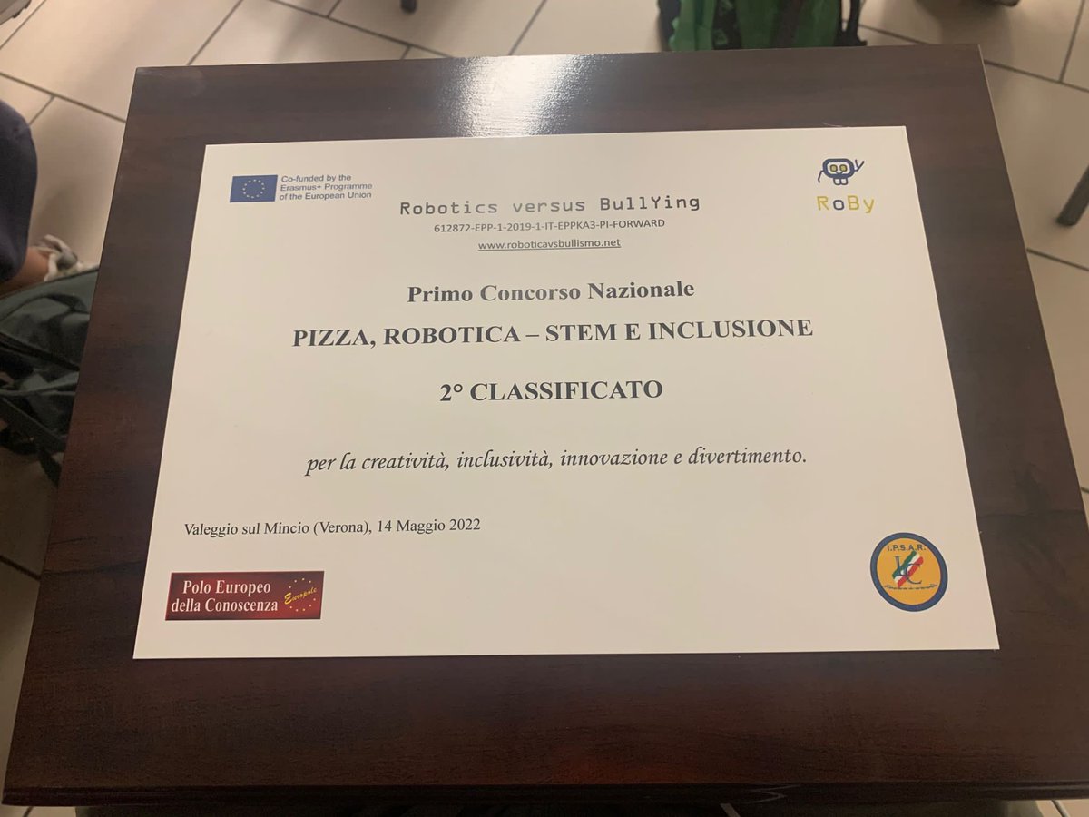 CEIP_Colon's tweet photo. Hemos participado en el concurso “pizza, robótica e inclusión” y Nuestros alumnos de sexto han venido de Italia 🇮🇹 con dos premios bajo el brazo!!! Enhorabuena!!! Bravissimo 👏👏👏👏 @educacyl @cfievalladolid #ErasmusPlus #roboticsvsBullying https://t.co/8uLN3PgzZH