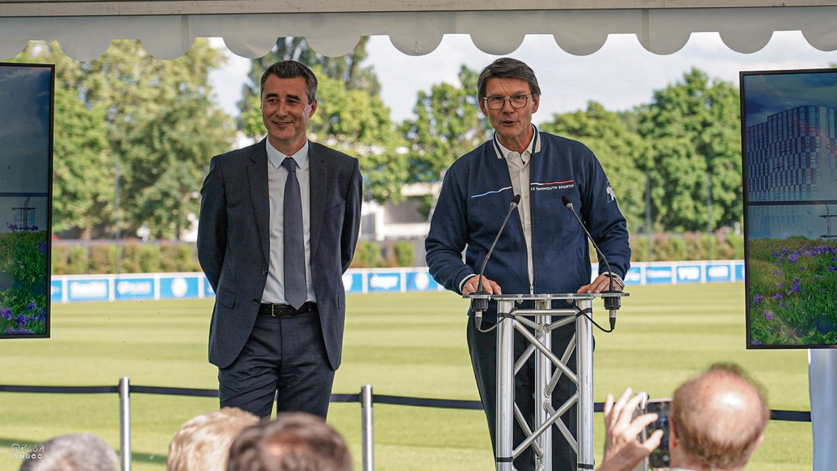 RCSA's tweet photo. 🎙️ Marc Keller : "Le Racing est fier et heureux de cet engagement majeur qui lie notre club à une entreprise alsacienne d’envergure mondiale qui partage notre ancrage régional et nos valeurs de performance, d’excellence et de haut niveau ".

#RacingSopremaParc https://t.co/bAMOsqXQuD