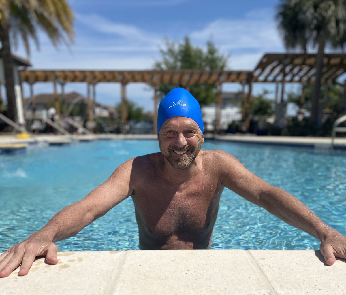 RowdyGaines's tweet photo. You gotta check out this swim cap that is 50% SAFER (for when accidental collisions occur), up to 10.5% FASTER and 100% MORE DURABLE than age-old silicone swim caps! 
@HammerHeadCaps https://t.co/YeUyg58H8e