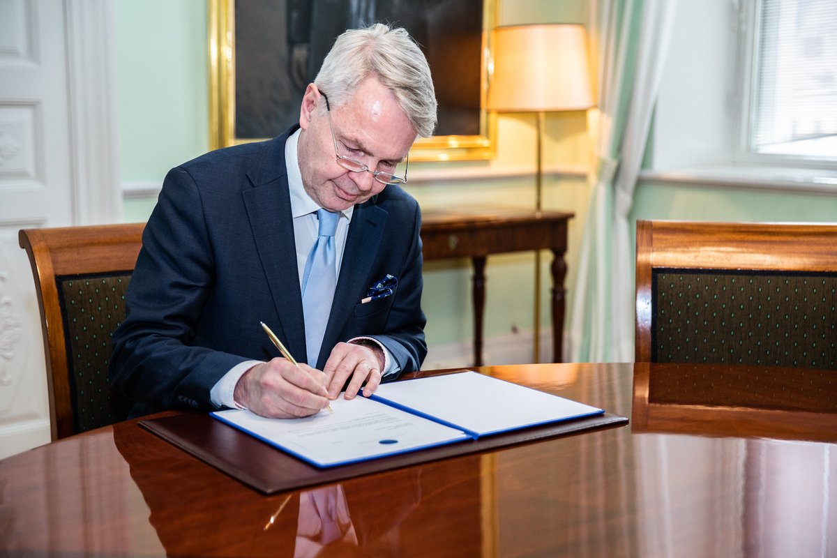 Ulkoministerio's tweet photo. Minister for Foreign Affairs @Haavisto signed a letter to the NATO Secretary General declaring Finland’s interest to engage in accession talks. #FinlandNATO @jensstoltenberg @FinMissionNATO @NATO https://t.co/czernCPJiJ
