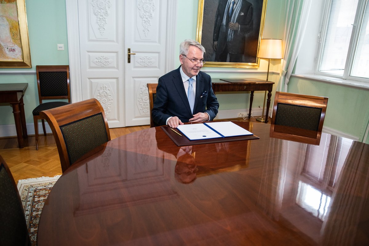 Ulkoministerio's tweet photo. Minister for Foreign Affairs @Haavisto signed a letter to the NATO Secretary General declaring Finland’s interest to engage in accession talks. #FinlandNATO @jensstoltenberg @FinMissionNATO @NATO https://t.co/czernCPJiJ
