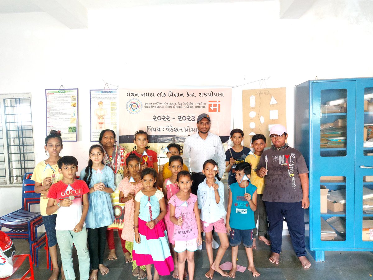 manthancsc's tweet photo. Today We have conducted a program of traditional & STEM Toy's making Workshop in which students have learnt to make Dancing Men, 3in1 Sprinkler/Fountain/whistle toy, Magical straw by their own. #Summerprogramme #vacationprogramme @narottamsahoo @InfoGujcost @dstGujarat @IndiaDST https://t.co/oOQQCBdnZY