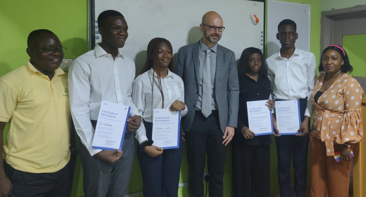 ProfPeterDundee's tweet photo. After 2 yrs online, returning to 🇬🇭 &amp; 🇳🇬 has meant meeting in person participants in ⁦@dundeeuni⁩ ⁦@LawDundee⁩ African Schools Mooting Competition - standard gets higher &amp; higher each year! 💪💪 @gecacademy1 ⁦@WFCollege⁩ ⁦@TIS_Ghana⁩ ⁦@GhaIntSch⁩ https://t.co/WmwZgh18gN