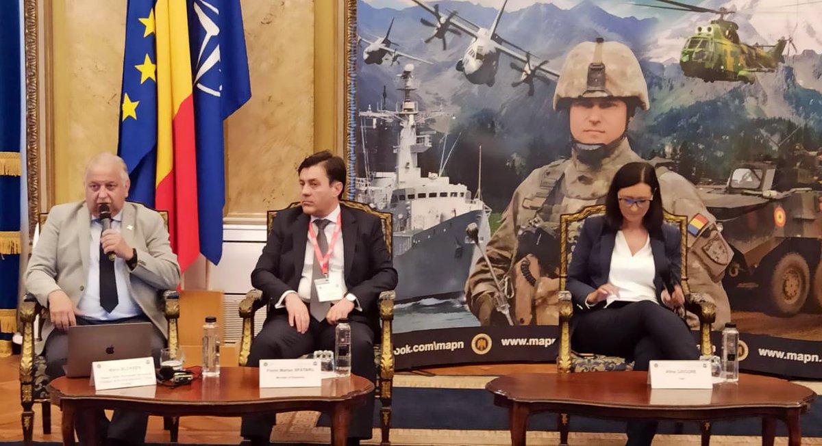 BlokkenMario's tweet photo. Together with @SpataruFlorinM, Minister of Economy (ROE), I shared my views on interoperability and the first lessons learned from the invasion of UKR at the LF level.
With #CAMO as a great example of how interoperability by design can be set up!
#Finabel #BSDA2022 #Defence https://t.co/PTwT0k44i7