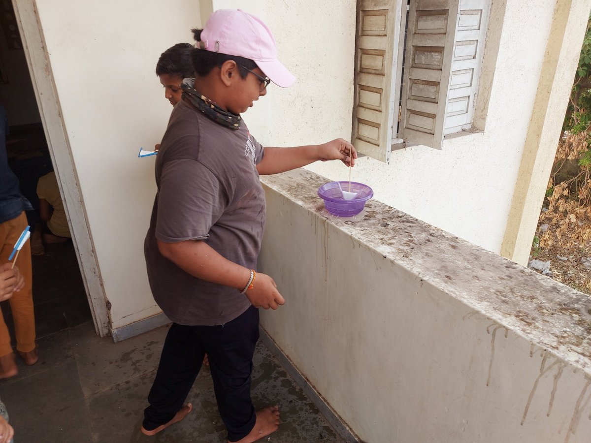 manthancsc's tweet photo. Today We have conducted a program of traditional & STEM Toy's making Workshop in which students have learnt to make Dancing Men, 3in1 Sprinkler/Fountain/whistle toy, Magical straw by their own. #Summerprogramme #vacationprogramme @narottamsahoo @InfoGujcost @dstGujarat @IndiaDST https://t.co/oOQQCBdnZY