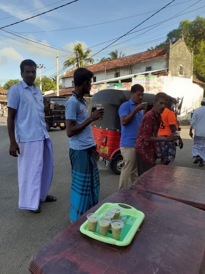 TamilGuardian's tweet photo. Jaffna’s Muslim community serves Mullivaikkal Kanji
Muslims in Jaffna served Mullivakkal Kanji to locals earlier today, as part of commemorative events taking place across the North-East to mark #TamilGenocideWeek.
https://t.co/1xu7fjvWNY https://t.co/72lE7T3wDi