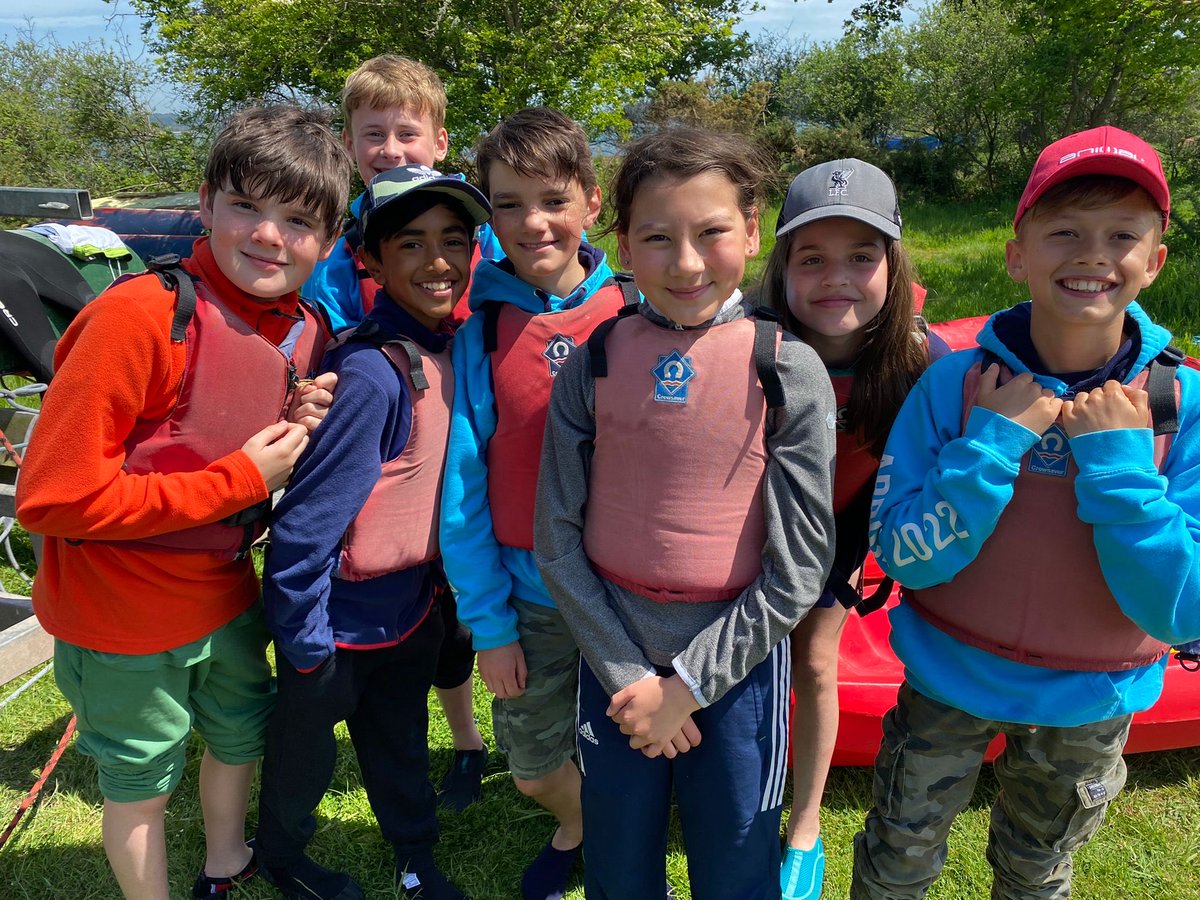GriffinHouseSch's tweet photo. Ready for an afternoon’s canoeing in the sunshine. #GriffinHouseSchool #GHSFormVI https://t.co/U6rx1Jw6gH