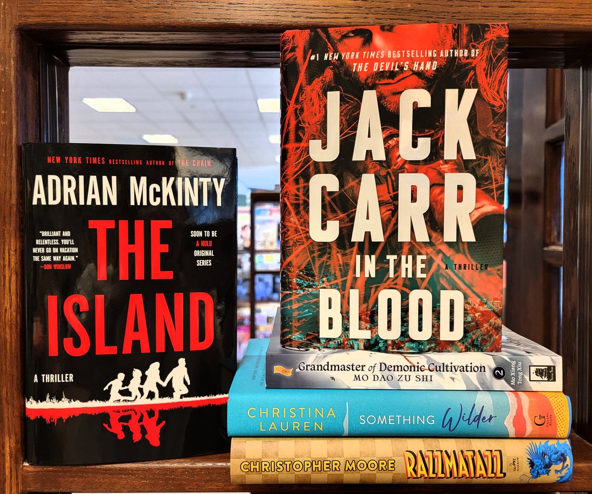 #NewReleaseTuesday is here!! Did you read #thechain? Adrian McKinty has done it again with #theisland. A perfect thriller for #summer. Don't miss Jack Carr, Christina Lauren, Christopher Moore, and Mo Dao Zu Shi's books all releasing today too 

#fathersdayisrightaroundthecorner