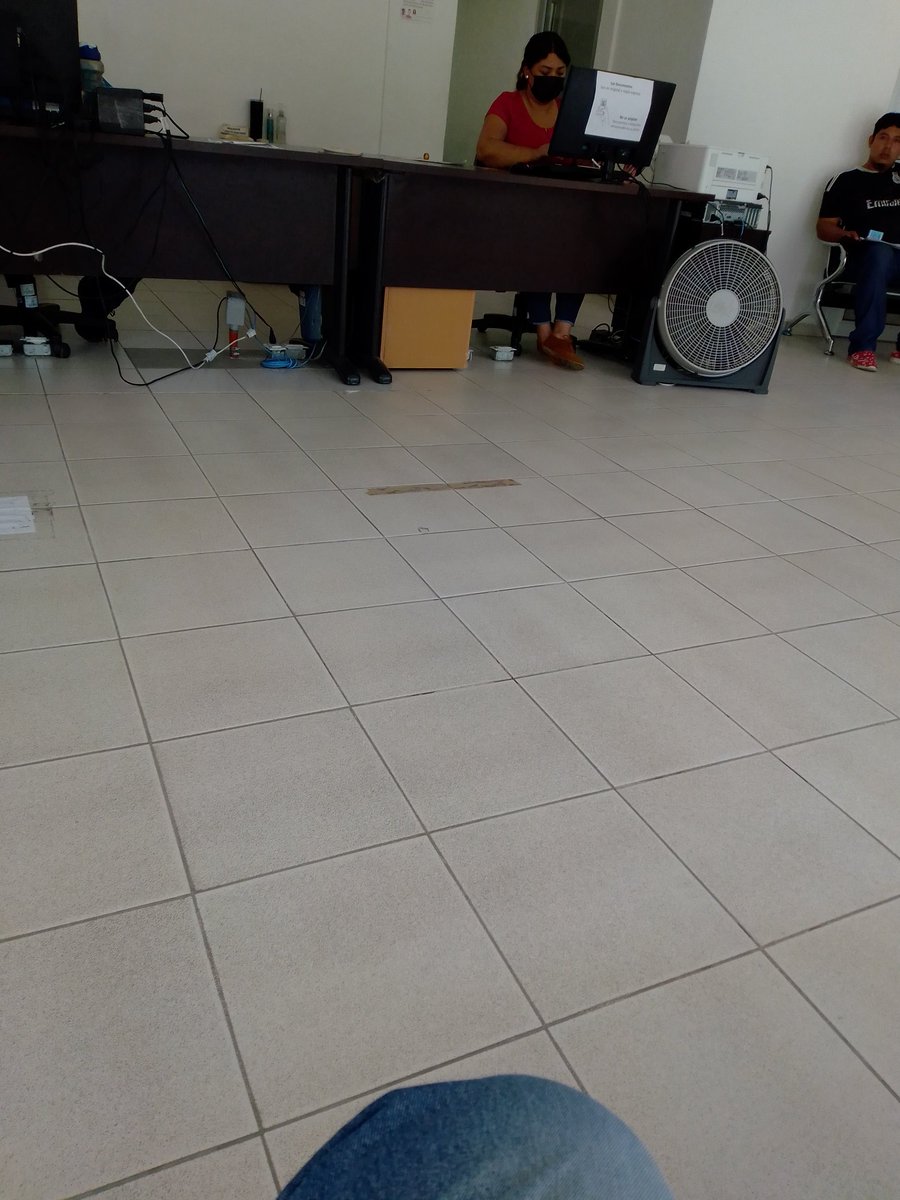 7612_tyson's tweet photo. @GAMEZMARIO @MtyFollow @Cicmty según la nueva administración de Monterrey te obligan traer a dos testigos para cualquier hoja o comprobante pero la nueva administración no es para poner clima en las instalaciones SI NO HAY AGUA MENOS CLIMA (COLOSIO) https://t.co/ss6tZCcATF
