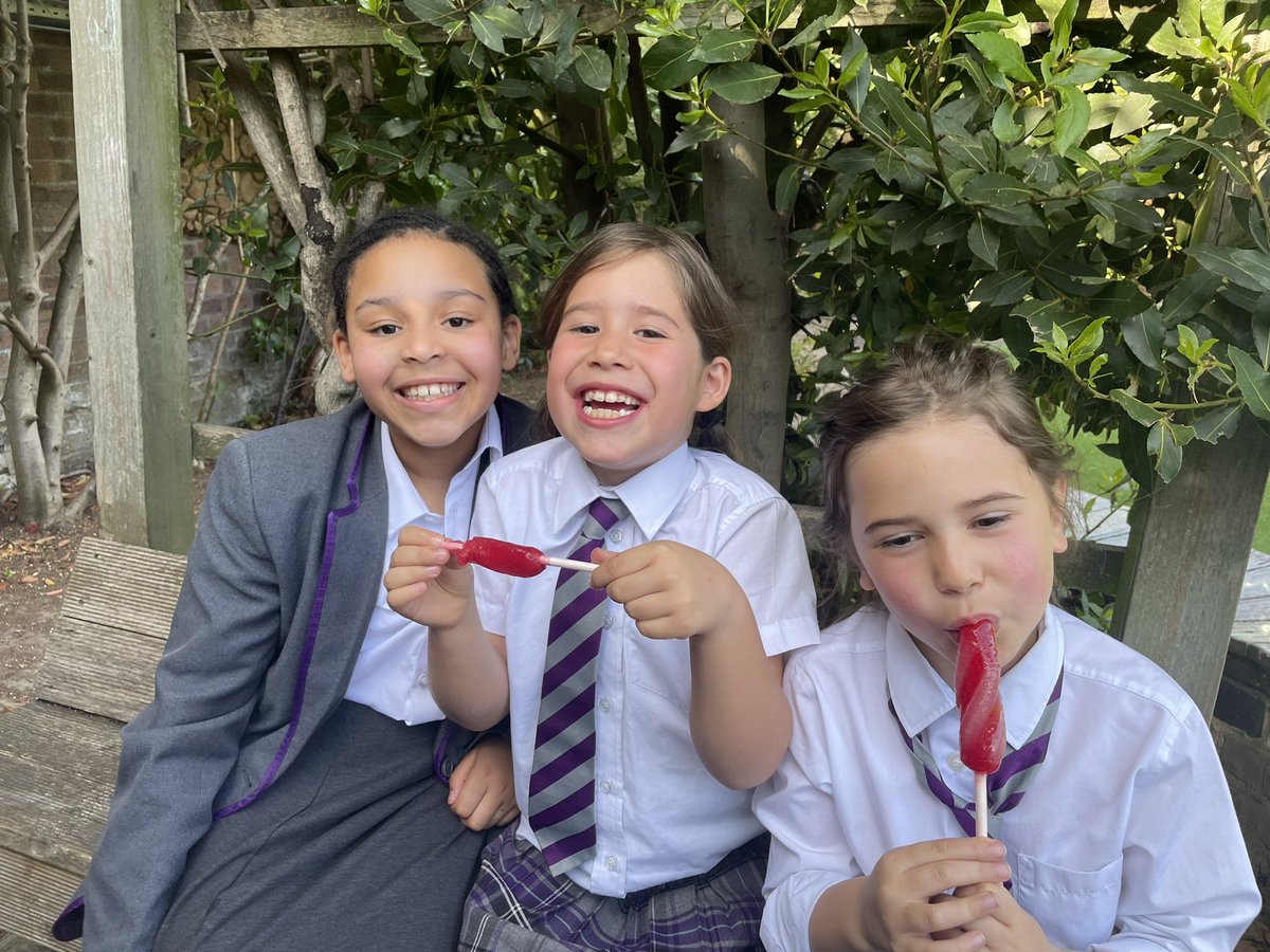 HPA_Philip_Lane's tweet image. Our WRAPZ afterschool club children have been enjoying the sunshine and the emergency stash of ice lollies! So refreshing!! @HarrisFed #HPAPLwrapz