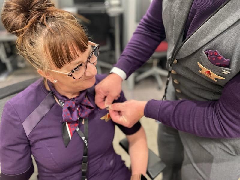 _ONEDELTA_'s tweet photo. Suzy joined #Delta from SkyWest, received her US citizenship this week, and just graduated as a @Delta #FlightAttendant! Talk about achievements! @Go_Jo_1 shares a #FlyingD in #SLC! #NoWayAFA #WeAreONEDELTA #DeltaProud https://t.co/WZb2P4QLsL