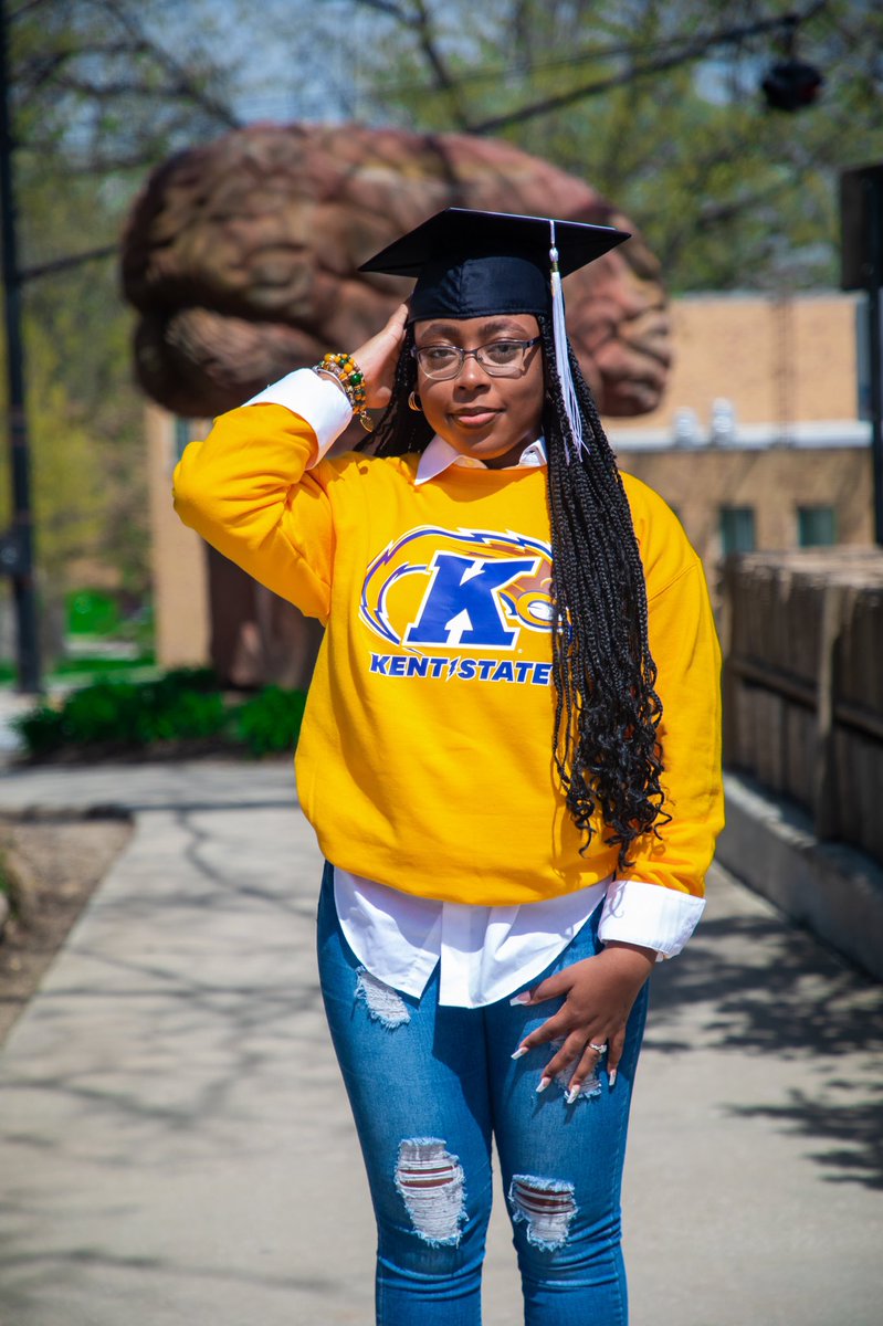 mariimikel's tweet photo. yeaaa I’m posting these everywhere 🤝🏾💙💛 https://t.co/FF4y1zMWMr