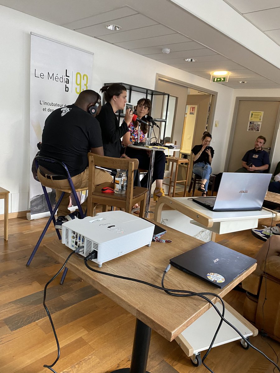 AnnLaureB's tweet photo. Masterclass avec @Mar_Barbier au @medialab93 pour parler de @deferlanterevue ❤️ https://t.co/bU7kpMINbX